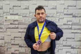 Kırık kaburgasına rağmen pes etmedi, dünya üçüncüsü oldu