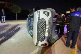 Kocaeli’de alkollü sürücünün kullandığı cip elektrik direğine çarpıp yan yattı: 2 yaralı