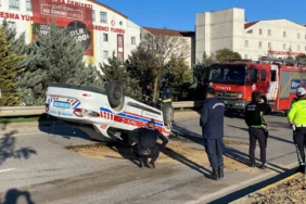 Kocaeli’de direğe çarpan jandarma aracı takla attı: 2 jandarma yaralı