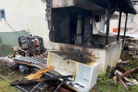 Kömür sobası evi yaktı