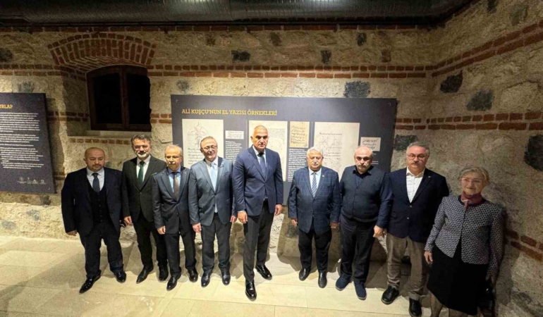 Kültür ve Turizm Bakanı Mehmet Nuri Ersoy, Ali Kuşçu eserler sergisine katıldı