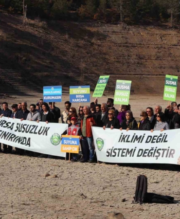 Kuruyan barajda basın açıklaması: Susuzluk kapıda