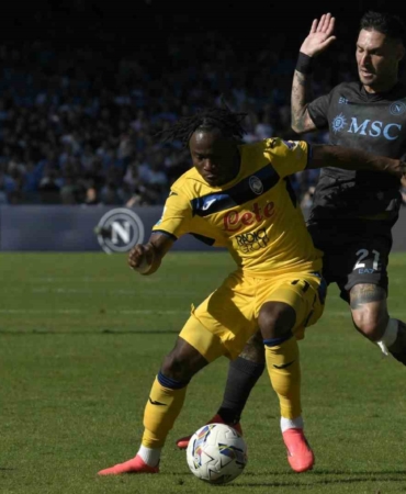 Lider Napoli’ye, Atalanta’dan çelme