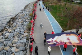 Maltepe’de ‘Ata’ya Saygı Zinciri’ oluşturuldu