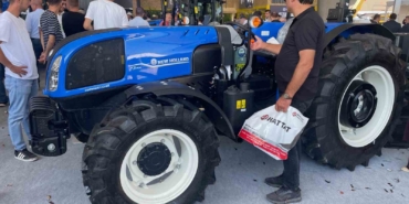 Manisa ve Konya traktörde yarışıyor