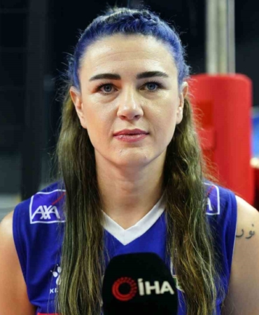 Meryem Boz: “Sahaya hem Bahçelievler’i hem de Türk kadınını temsilen çıkıyoruz”