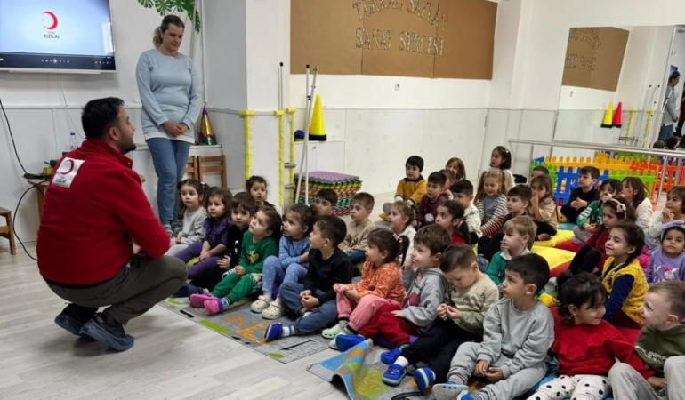 Minik öğrencilere Kızılay anlatıldı