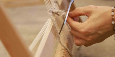 Moda Akademisi’nde öğrenciler Hereke ipek halısı dokumayı öğrendi