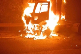 Muz yüklü tır alev alev yandı