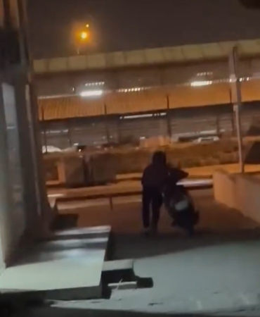 Önce kameraya, sonra polise yakalanan motosiklet hırsızının 3 yıl 4 ay kesinleşmiş hapis cezası olduğu ortaya çıktı
