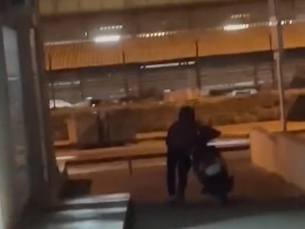 Önce kameraya, sonra polise yakalanan motosiklet hırsızının 3 yıl 4 ay kesinleşmiş hapis cezası olduğu ortaya çıktı