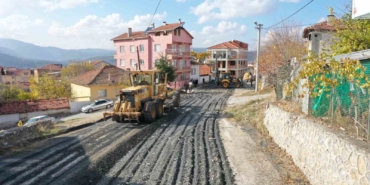 Orhaneli’de asfalt çalışmaları başladı