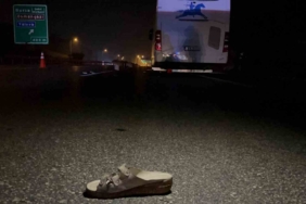 Otobanda yolun karşısına geçmek isteyen kadına otobüs çarptı: 1 ölü