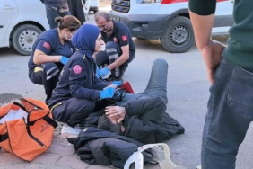 Otomobil ile motosiklet çarpıştı, sürücü yaralandı