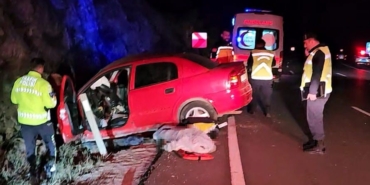 Refüje düşen otomobilinde can verdi