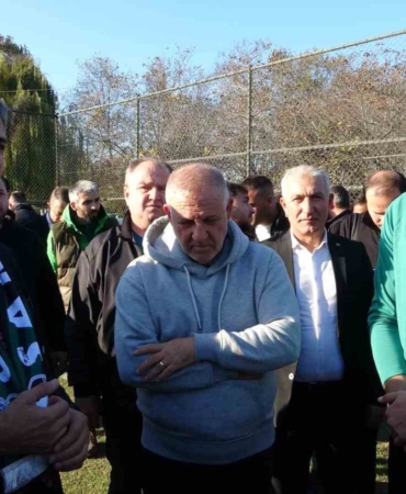 Sakaryaspor, yarım asırlık derbinin son provasını yaptı