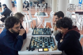 Satranç severler turnuvada buluştu