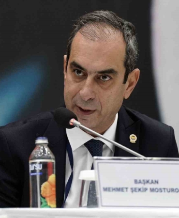 Şekip Mosturoğlu: "Lütfen Mourinho konusunda sabırlı olalım"