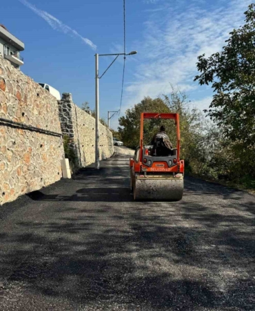Serdivan’da asfalt seferberliği devam ediyor