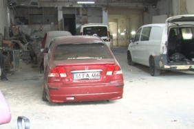 Siirt’ten Esenyurt’a araç almaya gelen talihsiz alıcı direksiyona geçer geçmez kaza yaptı