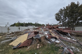 Silivri’de kaçak 5 yapının yıkımı yapıldı