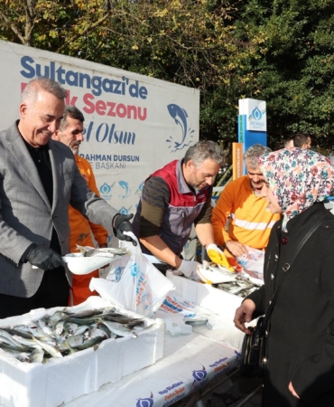 Sultangazi Belediyesi’nden ücretsiz balık dağıtımı