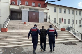 Tasarlayarak adam öldürme suçundan aranan şahıs çatı katında yakalandı