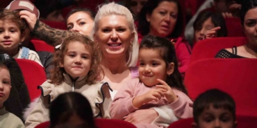 "Tavşan ile Kaplumbağa" oyununa çocuklar büyük ilgi gösterdi