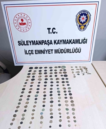 Tekirdağ’da kaçak kazı operasyonunda 145 sikke ele geçirildi