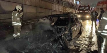 TEM Otoyolu’nda seyir halindeki araç alev alev yandı