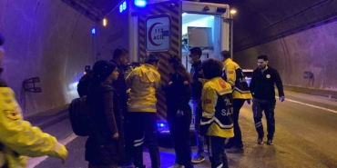 TEM’de iki yolcu otobüsü ve tır kazaya karıştı: 14 yaralı