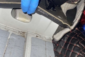 Tırın koltuk altına gizlenen 59 bin 810 euro komşuya kaldı