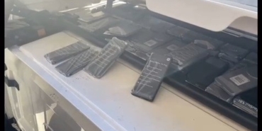 Tırın kupa kısmına gizlenen kaçak telefonları jandarma yakaladı