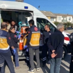 Tırla çarpışan Fiat Tofaş otomobil parçalandı: 4’ü çocuk 6 yaralı