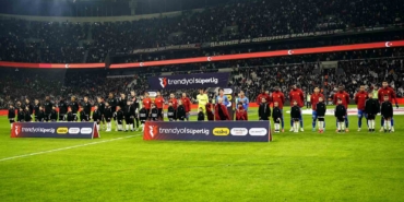 Trendyol Süper Lig: Beşiktaş: 2 - Göztepe: 1 (Maç devam ediyor)