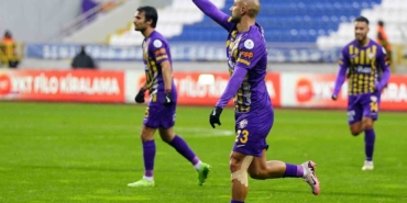 Trendyol Süper Lig: Eyüpspor: 1 - Çaykur Rizespor: 0 (İlk yarı)