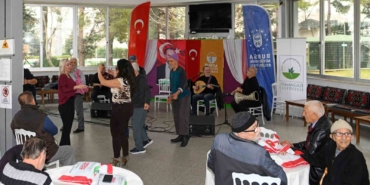 Türk Sanat Müziği Korosu, huzurevi sakinleri için söyledi