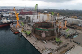 Türkiye’de ilk kez inşa edilen balık çiftliğinin 700’er tonluk son parçaları için dev operasyon