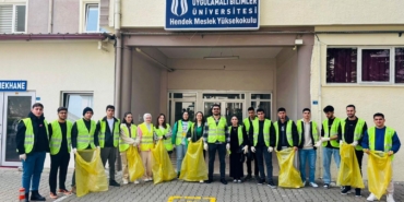 Üniversiteli öğrencilerden çevre temizliği