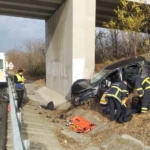 Üst geçitin ayağına çarpan araçtaki Kırklarelisporlu futbolcu yaralandı