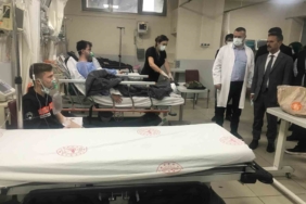 Vali Aktaş, patlamada yaralanan 12 personeli hastanede ziyaret etti