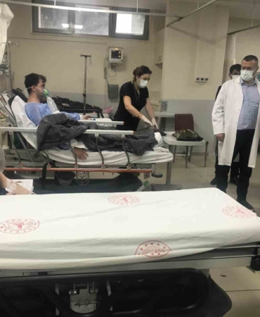 Vali Aktaş, patlamada yaralanan 12 personeli hastanede ziyaret etti