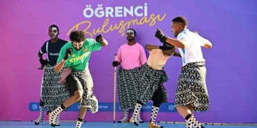 Yabancı öğrenciler kültürlerini tanıttı