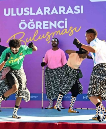Yabancı öğrenciler kültürlerini tanıttı