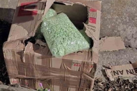 Yakalanacağını anlayınca 133 kilogram extacy ve esrarı çöpe atmaya çalıştı