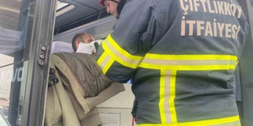 Yalova’da midibüs viyadük ayağına çarptı: 1 yaralı