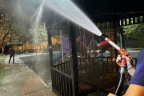 Yalova’da parkta yakılan ateş kamelya yangınına sebep oldu