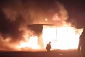 Yangında alev topuna dönen tır kullanılamaz hale geldi