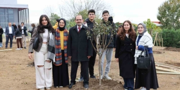 YTÜ, Milli Ağaçlandırma Günü’nde 113 ağacı toprakla buluşturdu