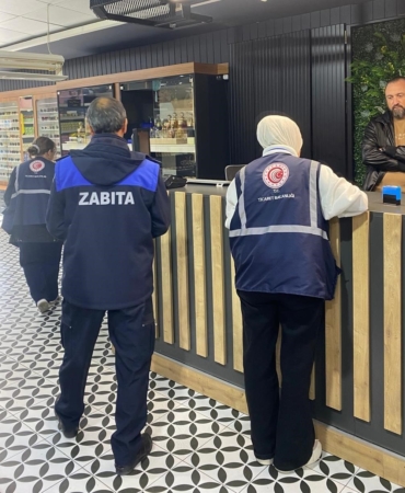 Zabıta ekipleri güvenli alışveriş için denetimde